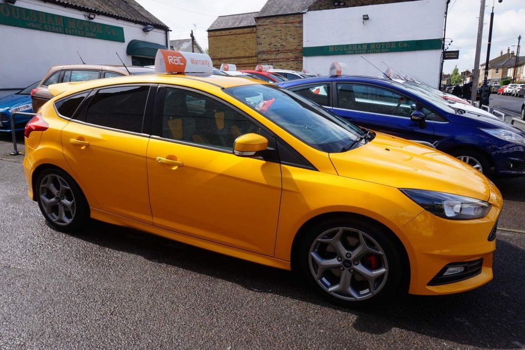 View our FORD FOCUS