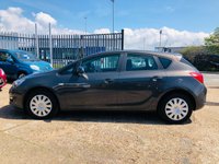 USED 2012 62 VAUXHALL ASTRA 1.4 EXCLUSIV 5d 98 BHP Front & Rear Parking Sensors + Air Con