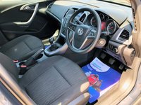 USED 2012 62 VAUXHALL ASTRA 1.4 EXCLUSIV 5d 98 BHP Front & Rear Parking Sensors + Air Con