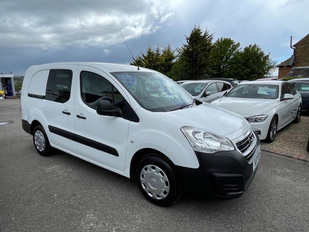 View our PEUGEOT PARTNER