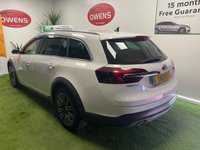 USED 2014 64 VAUXHALL INSIGNIA COUNTRY TOURER 2.0 NAV CDTI S/S 5d 160 BHP 