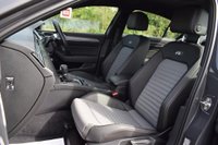 USED 2015 15 VOLKSWAGEN PASSAT 2.0 R LINE TDI BLUEMOTION TECHNOLOGY DSG 4d 188 BHP DYN AUDIO! REVERSE CAMERA! SAT NAV! DAB! FULL HISTORY!
