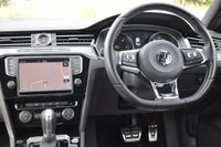 USED 2015 15 VOLKSWAGEN PASSAT 2.0 R LINE TDI BLUEMOTION TECHNOLOGY DSG 4d 188 BHP DYN AUDIO! REVERSE CAMERA! SAT NAV! DAB! FULL HISTORY!