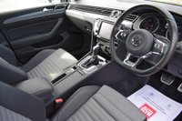 USED 2015 15 VOLKSWAGEN PASSAT 2.0 R LINE TDI BLUEMOTION TECHNOLOGY DSG 4d 188 BHP DYN AUDIO! REVERSE CAMERA! SAT NAV! DAB! FULL HISTORY!