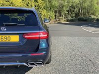 USED 2016 66 MERCEDES-BENZ E-CLASS 2.0 E 220 D AMG LINE 5d 192 BHP ESTATE AUTO AMG Sports Styling AMG Alloys