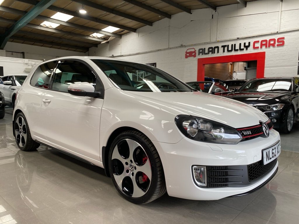 View our VOLKSWAGEN GOLF