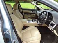USED 2013 13 JAGUAR XF 2.2 D LUXURY 4d 200 BHP METALLIC CRYSTAL BLUE WITH A MERE 77000 MILES STUNNING COLOUR COMBINATION