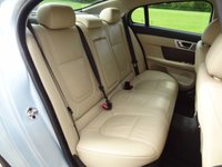 USED 2013 13 JAGUAR XF 2.2 D LUXURY 4d 200 BHP METALLIC CRYSTAL BLUE WITH A MERE 77000 MILES STUNNING COLOUR COMBINATION