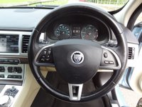 USED 2013 13 JAGUAR XF 2.2 D LUXURY 4d 200 BHP METALLIC CRYSTAL BLUE WITH A MERE 77000 MILES STUNNING COLOUR COMBINATION