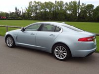 USED 2013 13 JAGUAR XF 2.2 D LUXURY 4d 200 BHP METALLIC CRYSTAL BLUE WITH A MERE 77000 MILES STUNNING COLOUR COMBINATION