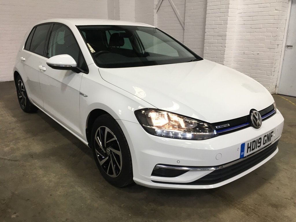 View our VOLKSWAGEN GOLF