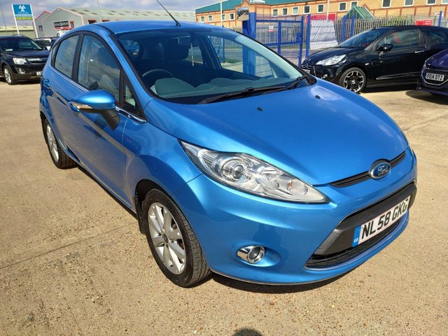 2008 58 FORD FIESTA 1.4 ZETEC 16V 5d 11 STAMPS OF SERVICE HISTORY