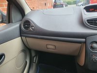 USED 2006 56 RENAULT CLIO 1.6 EXPRESSION 16V 5d 111 BHP VERY LOW MILES