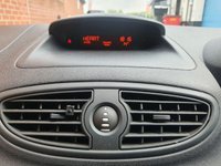 USED 2006 56 RENAULT CLIO 1.6 EXPRESSION 16V 5d 111 BHP VERY LOW MILES