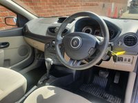 USED 2006 56 RENAULT CLIO 1.6 EXPRESSION 16V 5d 111 BHP VERY LOW MILES
