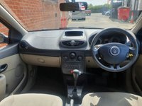 USED 2006 56 RENAULT CLIO 1.6 EXPRESSION 16V 5d 111 BHP VERY LOW MILES