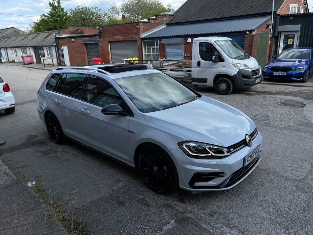 View our VOLKSWAGEN GOLF