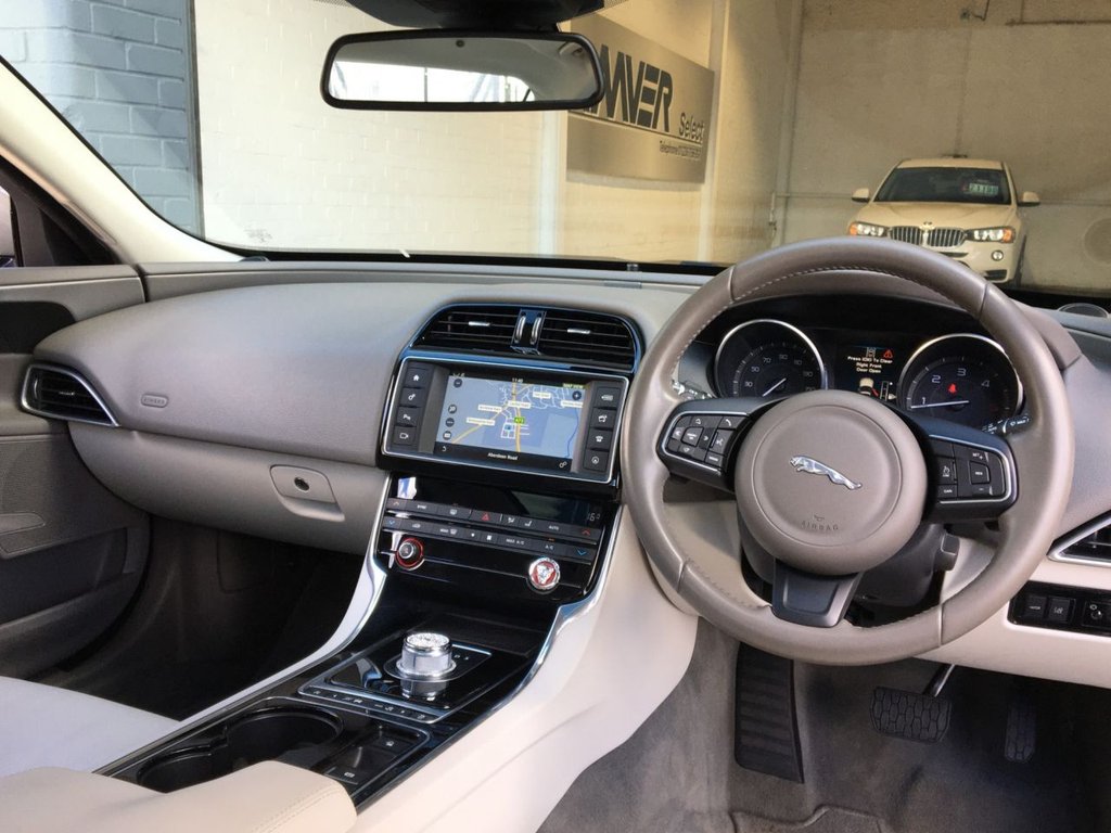 USED 2016 66 JAGUAR XE 2.0 PRESTIGE 4d 161 BHP 