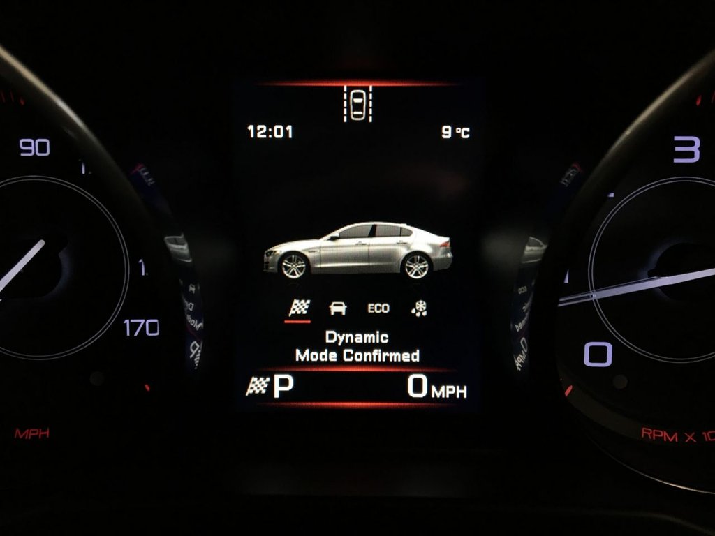 USED 2016 66 JAGUAR XE 2.0 PRESTIGE 4d 161 BHP 