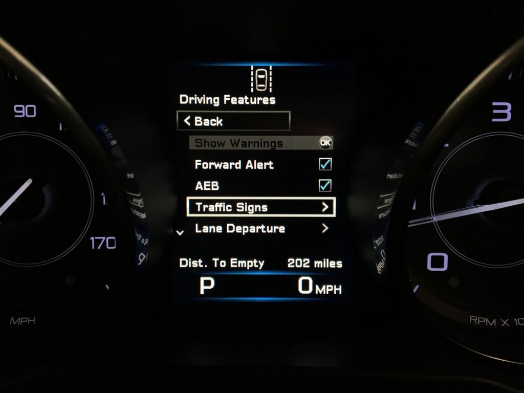 USED 2016 66 JAGUAR XE 2.0 PRESTIGE 4d 161 BHP 