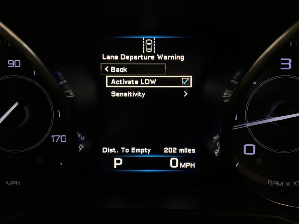USED 2016 66 JAGUAR XE 2.0 PRESTIGE 4d 161 BHP 