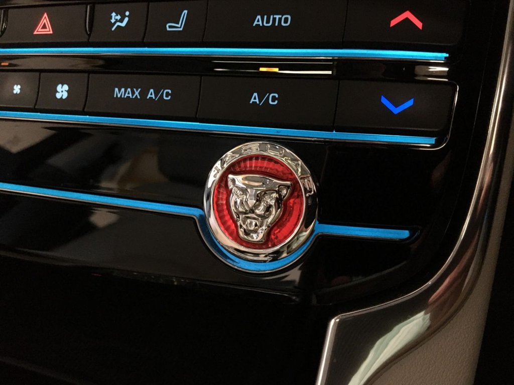 USED 2016 66 JAGUAR XE 2.0 PRESTIGE 4d 161 BHP 