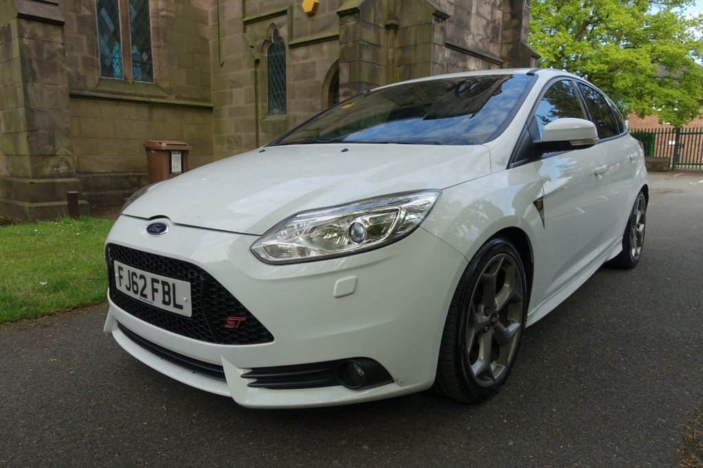 View our FORD FOCUS