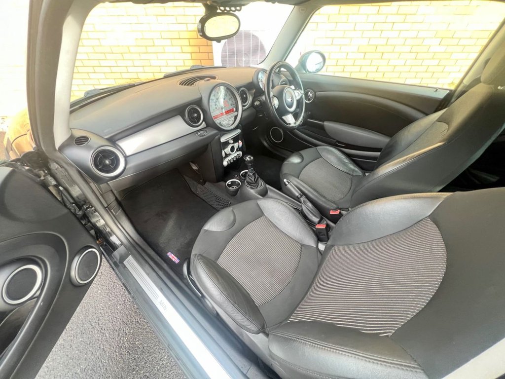 USED 2009 59 MINI CLUBMAN COOPER // AUTOMATIC // 5d // 1.6 118 BHP // px swap 