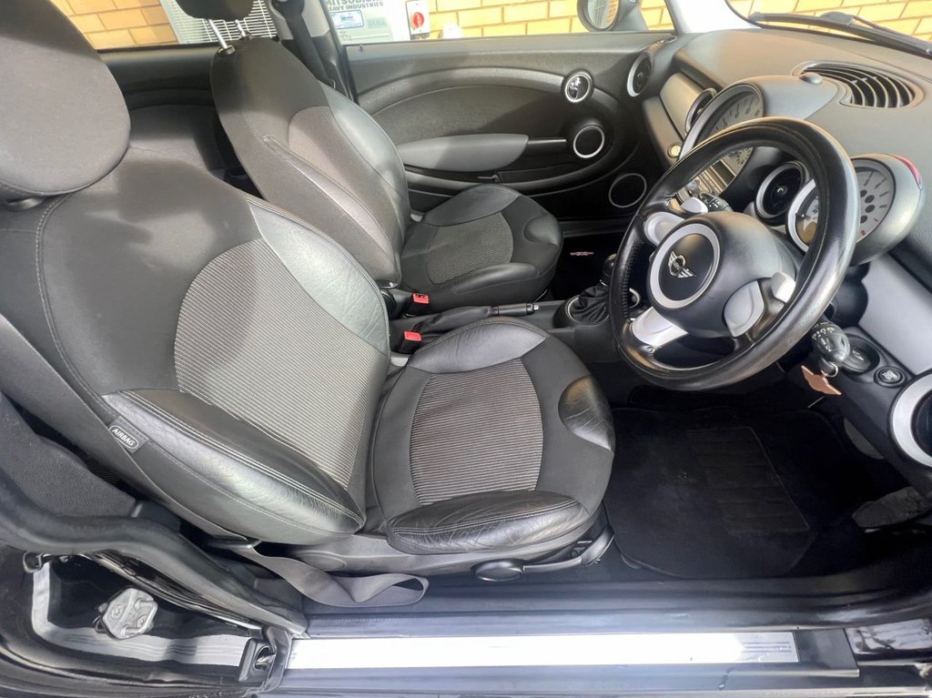 USED 2009 59 MINI CLUBMAN COOPER // AUTOMATIC // 5d // 1.6 118 BHP // px swap 