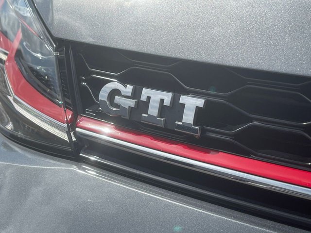 View our VOLKSWAGEN GOLF