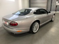 USED 2004 K JAGUAR XKR 4.2 XKR COUPE 2d 400 BHP * CLIMATE CONTROL * PARKING SENSORS * LEATHER TRIM * 20 INCH ALLOY WHEELS ** MOT MAY 2022 * 13 SERVICES *