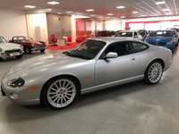 USED 2004 K JAGUAR XKR 4.2 XKR COUPE 2d 400 BHP * CLIMATE CONTROL * PARKING SENSORS * LEATHER TRIM * 20 INCH ALLOY WHEELS ** MOT MAY 2022 * 13 SERVICES *