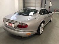USED 2004 K JAGUAR XKR 4.2 XKR COUPE 2d 400 BHP * CLIMATE CONTROL * PARKING SENSORS * LEATHER TRIM * 20 INCH ALLOY WHEELS ** MOT MAY 2022 * 13 SERVICES *