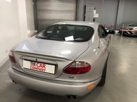 USED 2004 K JAGUAR XKR 4.2 XKR COUPE 2d 400 BHP * CLIMATE CONTROL * PARKING SENSORS * LEATHER TRIM * 20 INCH ALLOY WHEELS ** MOT MAY 2022 * 13 SERVICES *
