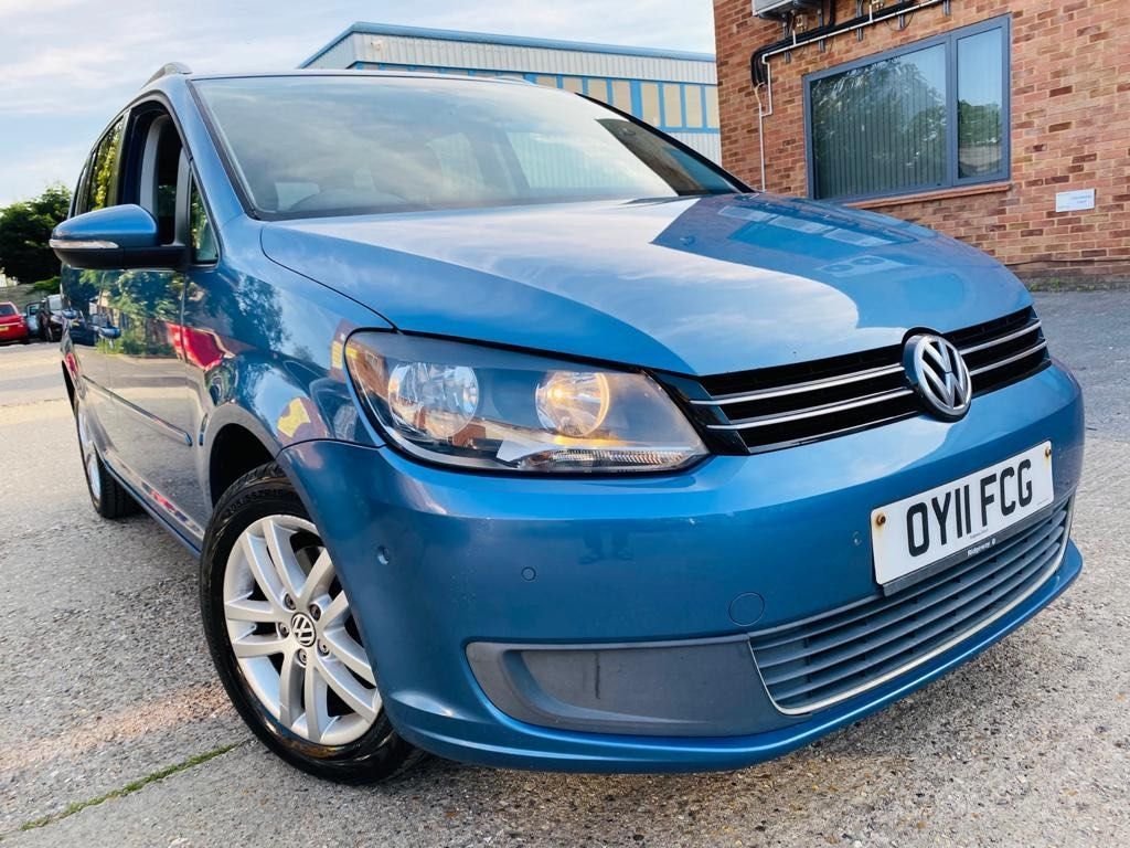 View our VOLKSWAGEN TOURAN