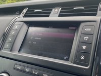 USED 2017 17 LAND ROVER DISCOVERY 2.0 SD4 SE 5d 237 BHP DISCO 5 AUTO Panoramic Roof Black Pack
