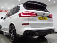 USED 2019 19 BMW X5 3.0 XDRIVE30D (265 PS) M SPORT AUTO (S/S) 5DR + 25,000 POUNDS EXTRAS + CARBON FIBRE AERO BODY KIT CARBON KIT+22 S+PAN ROOF+LASERS+INDIVIDUAL LEATHER