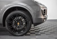 USED 2015 15 PORSCHE CAYENNE 4.2 D V8 S TIPTRONIC S 5d 385 BHP Huge Spec + Full OPC History