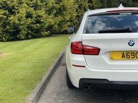 USED 2013 63 BMW 5 SERIES 2.0 520D M SPORT TOURING 5d 181 BHP Black Heated Leather Sat Nav