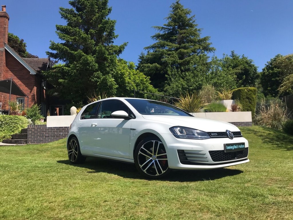 View our VOLKSWAGEN GOLF