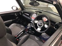USED 2009 59 MINI CONVERTIBLE 1.6 COOPER 2d 120 BHP * PARKING SENSORS * CLIMATE * BLUETOOTH * 17 INCH ALLOY WHEELS *