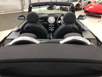 USED 2009 59 MINI CONVERTIBLE 1.6 COOPER 2d 120 BHP * PARKING SENSORS * CLIMATE * BLUETOOTH * 17 INCH ALLOY WHEELS *