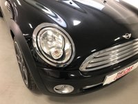 USED 2009 59 MINI CONVERTIBLE 1.6 COOPER 2d 120 BHP * PARKING SENSORS * CLIMATE * BLUETOOTH * 17 INCH ALLOY WHEELS *