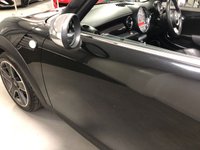 USED 2009 59 MINI CONVERTIBLE 1.6 COOPER 2d 120 BHP * PARKING SENSORS * CLIMATE * BLUETOOTH * 17 INCH ALLOY WHEELS *
