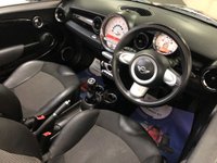 USED 2009 59 MINI CONVERTIBLE 1.6 COOPER 2d 120 BHP * PARKING SENSORS * CLIMATE * BLUETOOTH * 17 INCH ALLOY WHEELS *