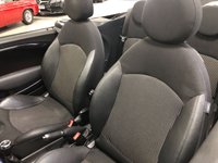 USED 2009 59 MINI CONVERTIBLE 1.6 COOPER 2d 120 BHP * PARKING SENSORS * CLIMATE * BLUETOOTH * 17 INCH ALLOY WHEELS *