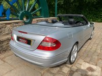 USED 2009 09 MERCEDES-BENZ CLK 1.8 CLK200 KOMPRESSOR SPORT 2d 181 BHP STUNNING LOW MILEAGE CONVERTIBLE- PERFECT FOR THE GREAT BRITISH SUMMERTIME !!!!  AUTOMATIC/PADDLE SHIFT - FULL BLACK HEATED LEATHER -  SERVICE HISTORY
