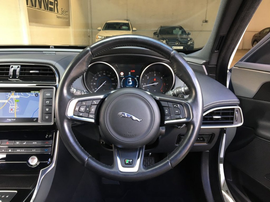USED 2017 17 JAGUAR XE 2.0 R-SPORT 4d 178 BHP 