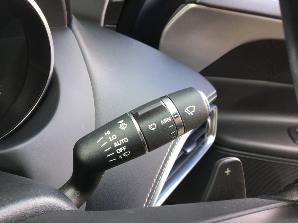 USED 2017 17 JAGUAR XE 2.0 R-SPORT 4d 178 BHP 