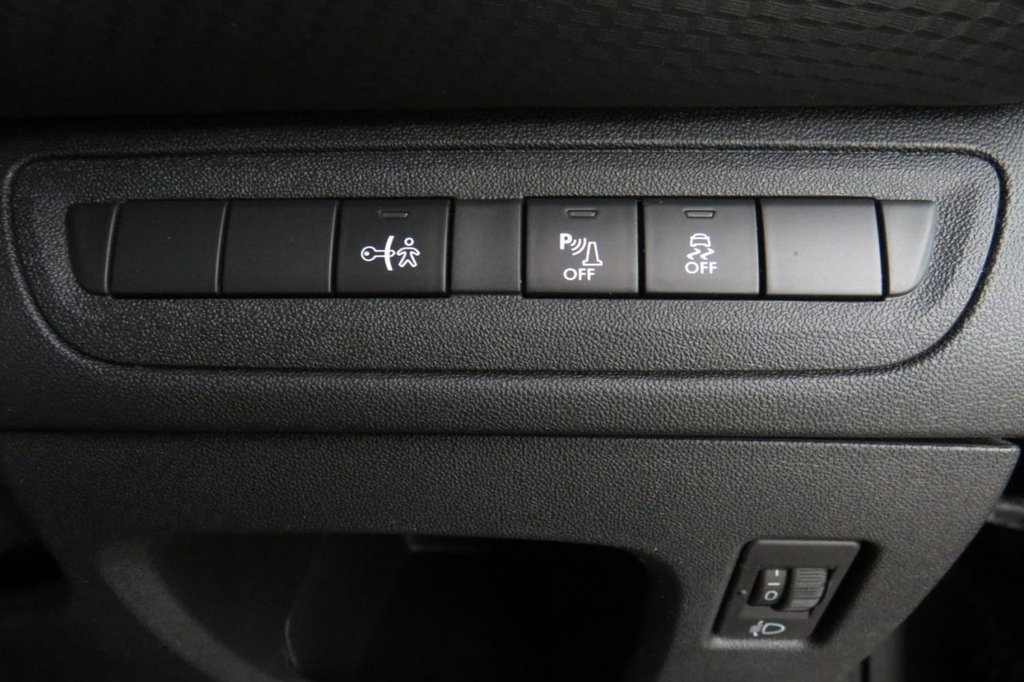 USED 2013 63 PEUGEOT 2008 1.2 ALLURE 5d 82 BHP 